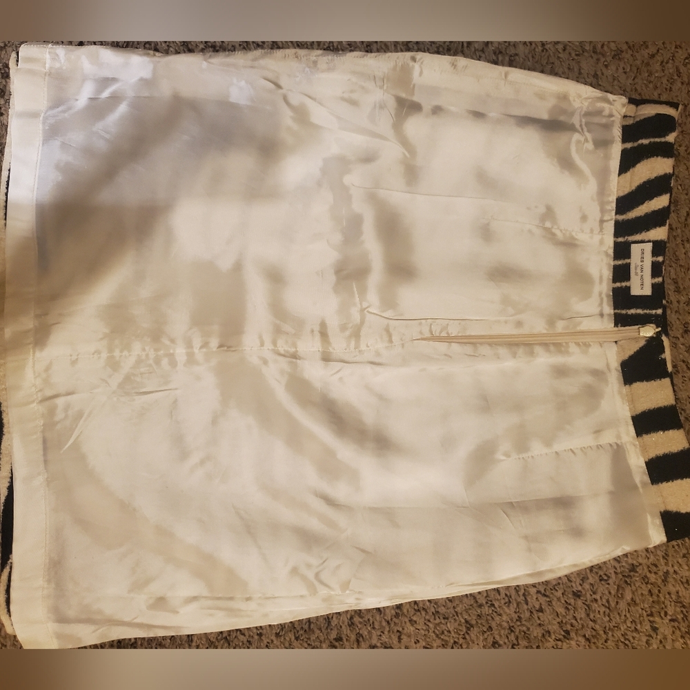 Dries Van Noten Zebra Patterned Skirt in Black and Cream - Picture 6 of 8